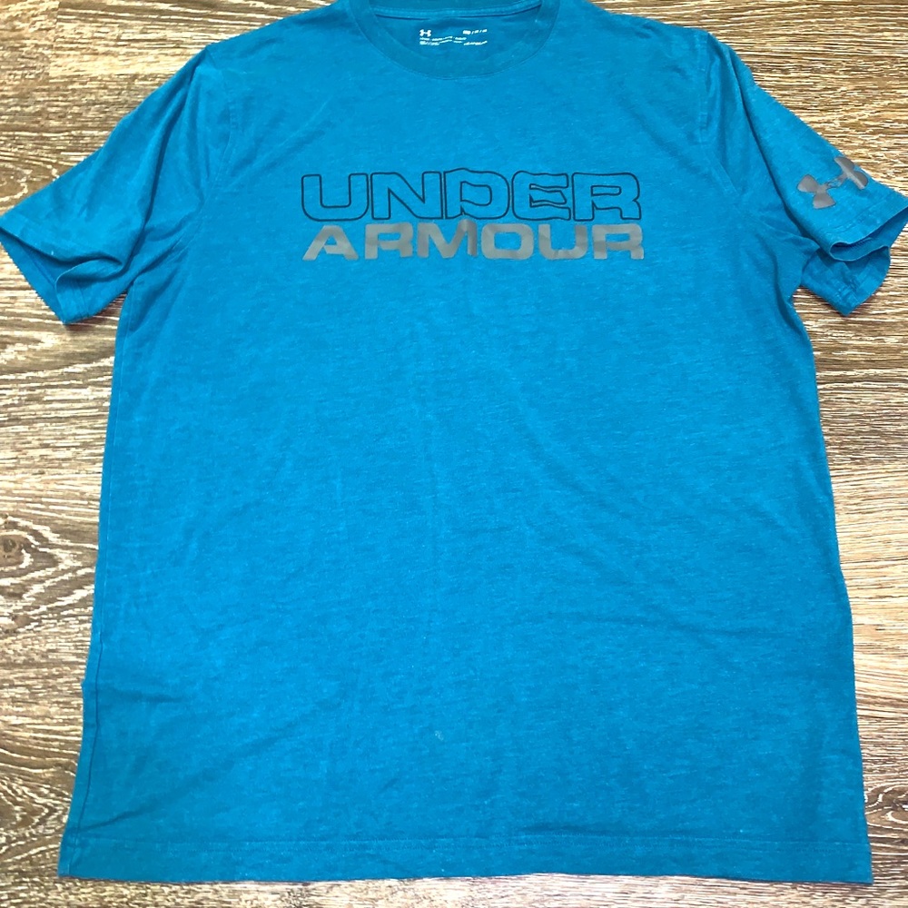 Under Armor men’s Sz medium 🔥